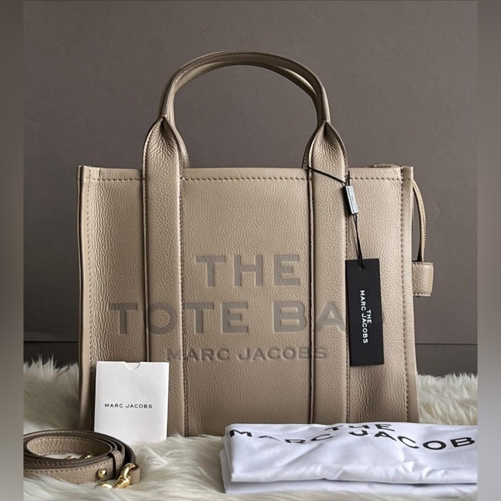 Marc Jacobs The Leather Medium Tote Bag